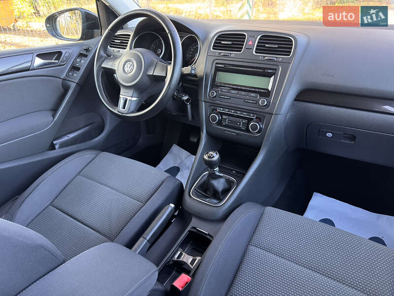 Хэтчбек Volkswagen Golf 2011 в Виннице