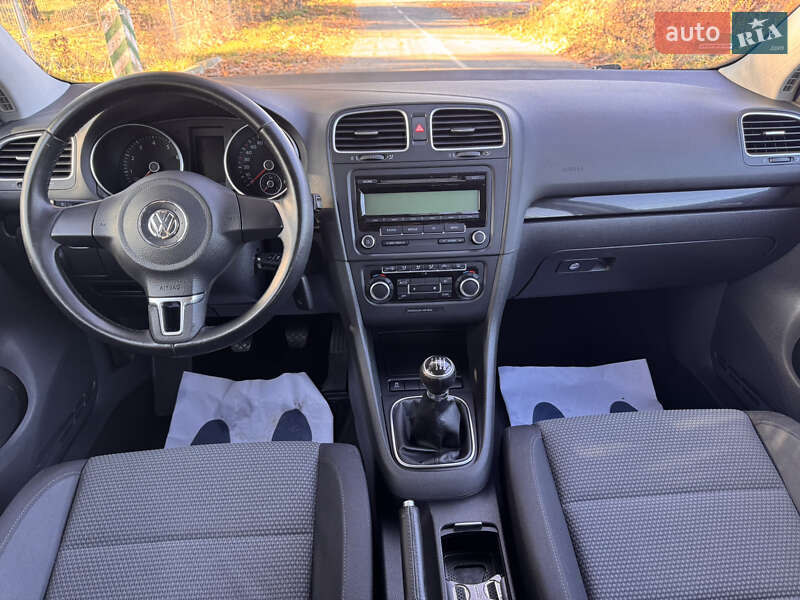 Хэтчбек Volkswagen Golf 2011 в Виннице