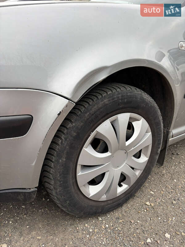 Хетчбек Volkswagen Golf 2002 в Самборі фото 11 Хетчбек Volkswagen Golf 2002 в Самборі