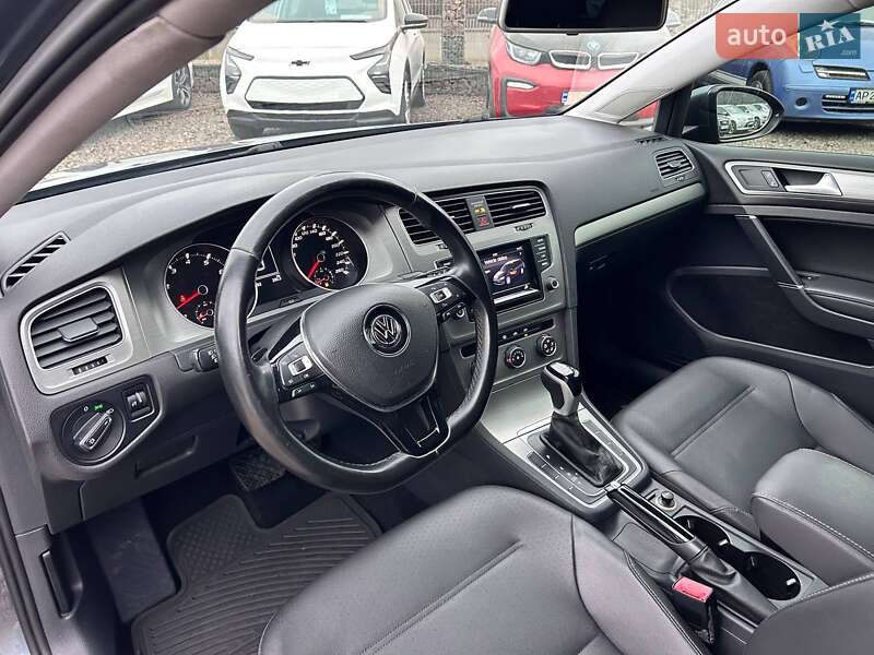 Універсал Volkswagen Golf 2015 в Одесі