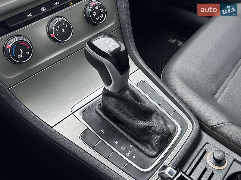 Універсал Volkswagen Golf 2015 в Одесі