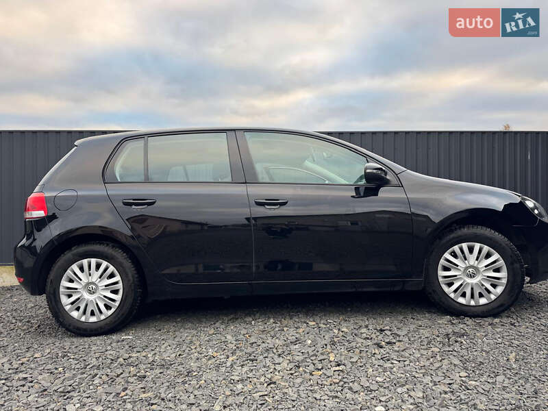Хэтчбек Volkswagen Golf 2009 в Луцке