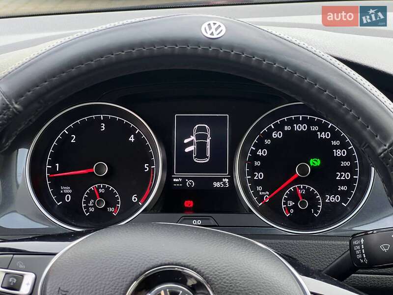 Хэтчбек Volkswagen Golf 2019 в Ивано-Франковске