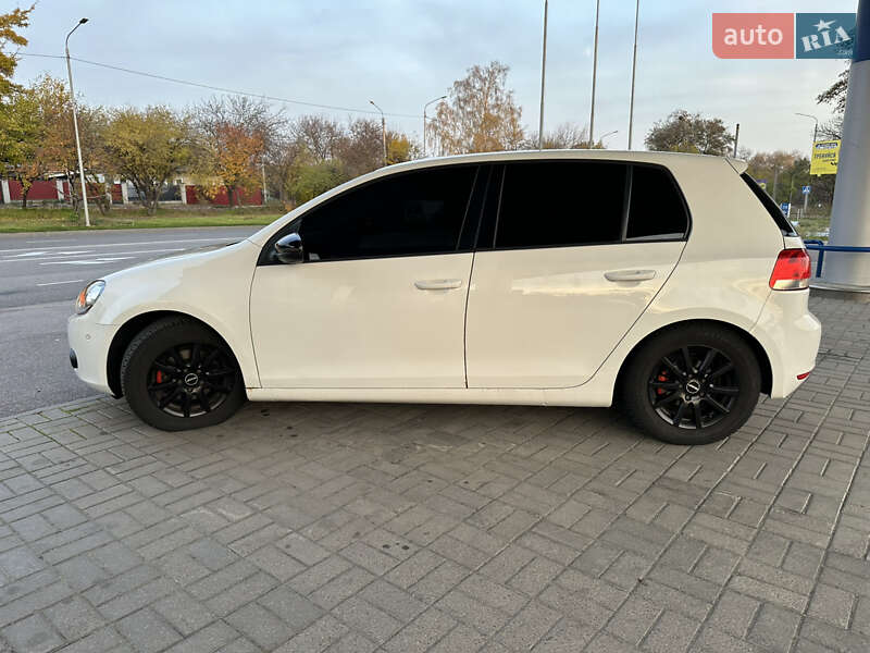 Хэтчбек Volkswagen Golf 2011 в Черкассах