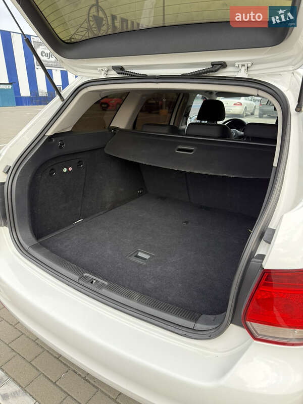 Універсал Volkswagen Golf 2013 в Львові