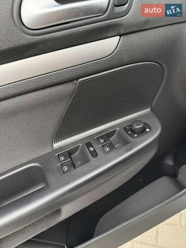 Універсал Volkswagen Golf 2013 в Львові