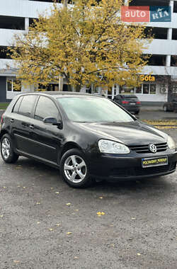 Хэтчбек Volkswagen Golf 2004 в Полтаве