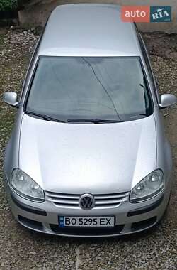 Хэтчбек Volkswagen Golf 2005 в Чорткове