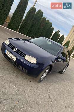 Хэтчбек Volkswagen Golf 2003 в Дубно