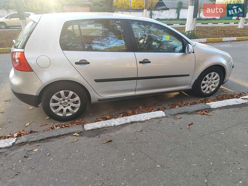 Volkswagen Golf 2004