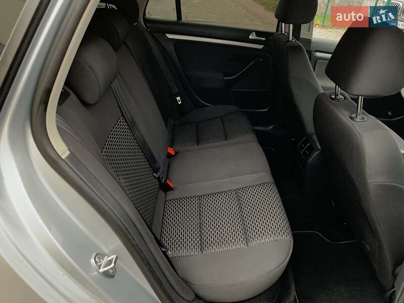 Универсал Volkswagen Golf 2013 в Бердичеве