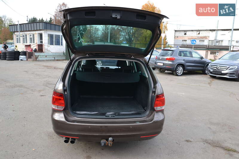 Универсал Volkswagen Golf 2012 в Луцке