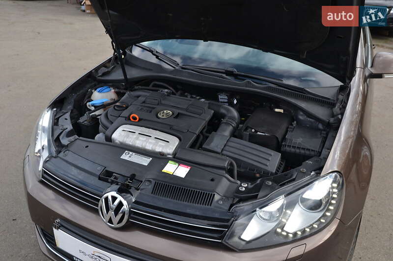 Универсал Volkswagen Golf 2012 в Луцке