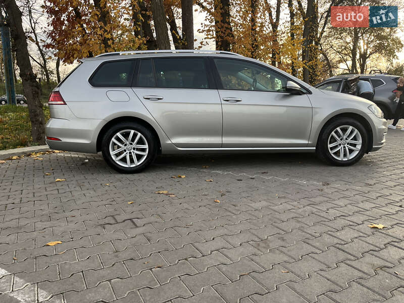 Универсал Volkswagen Golf 2017 в Львове