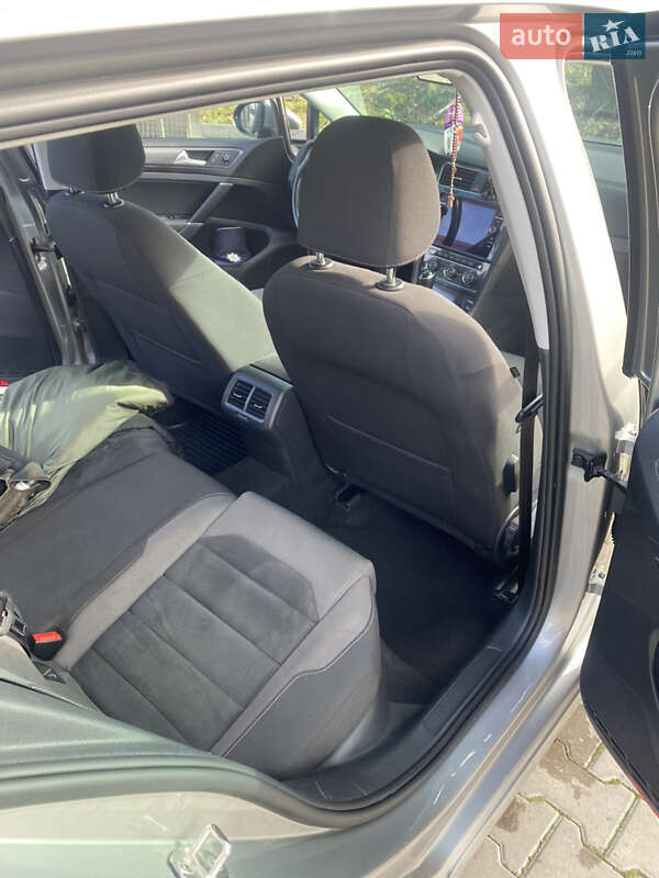 Универсал Volkswagen Golf 2017 в Львове