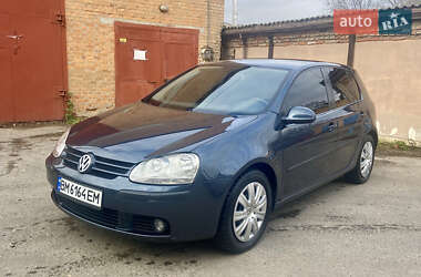 Хэтчбек Volkswagen Golf 2005 в Ромнах