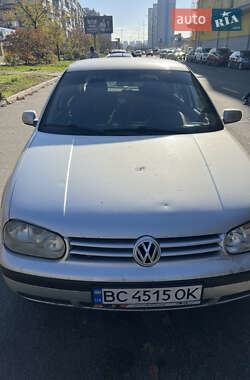 Хэтчбек Volkswagen Golf 2001 в Киеве