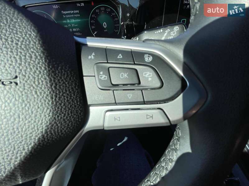 Хэтчбек Volkswagen Golf 2021 в Черновцах