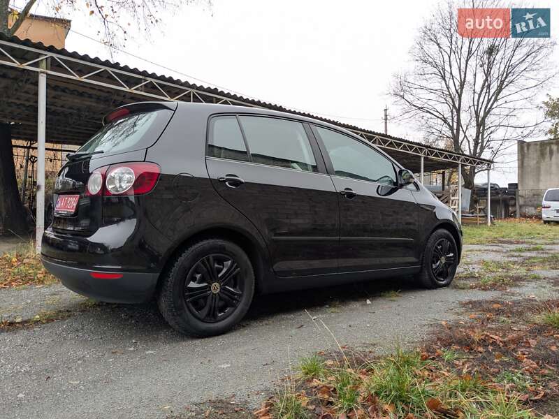 Хэтчбек Volkswagen Golf 2005 в Звягеле