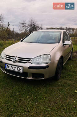 Хэтчбек Volkswagen Golf 2004 в Любомле