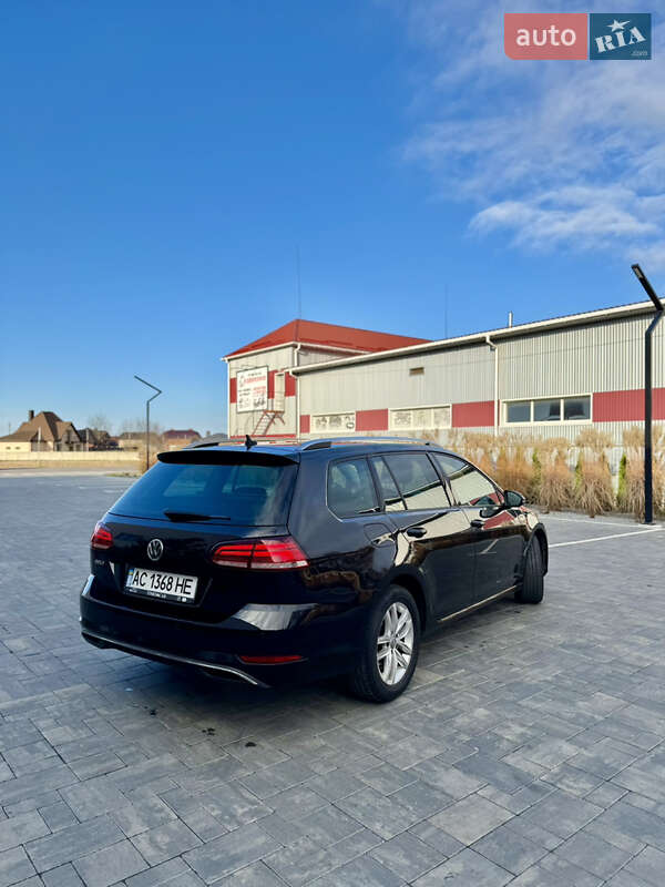 Универсал Volkswagen Golf 2017 в Луцке