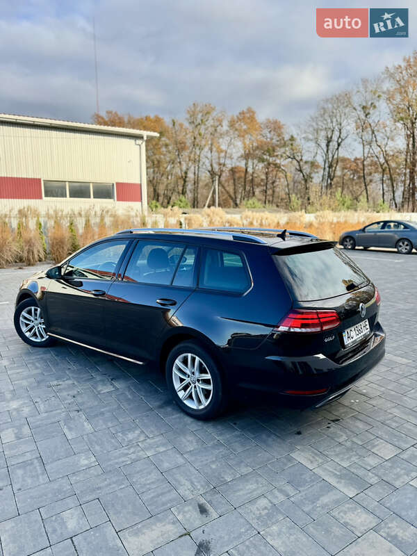 Универсал Volkswagen Golf 2017 в Луцке