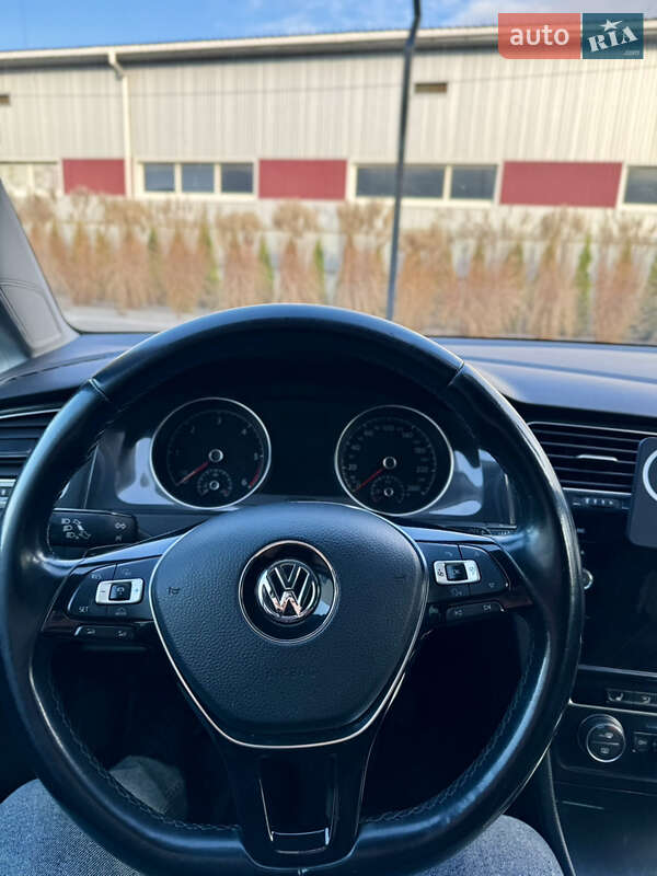Универсал Volkswagen Golf 2017 в Луцке