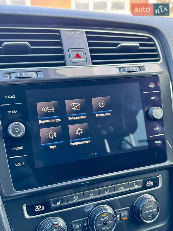 Универсал Volkswagen Golf 2017 в Луцке