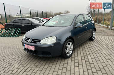 Хэтчбек Volkswagen Golf 2005 в Киеве
