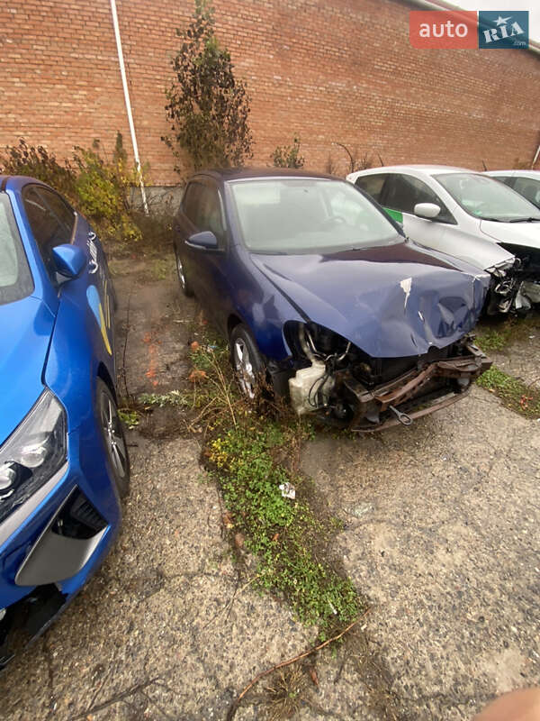 Хэтчбек Volkswagen Golf 2010 в Виннице
