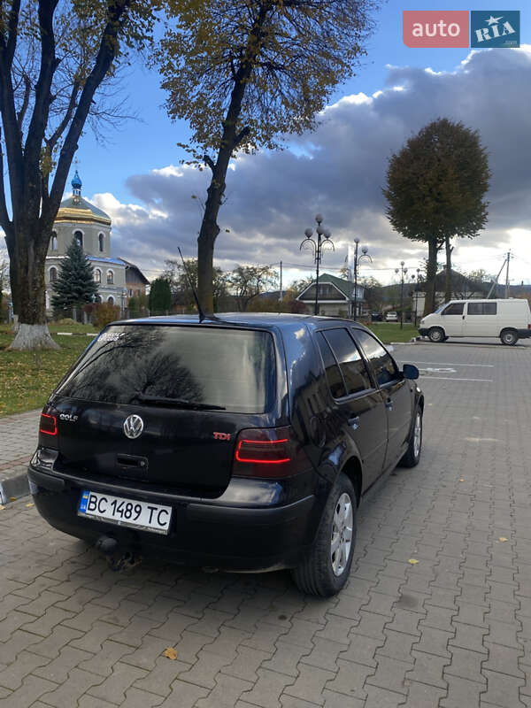 Хэтчбек Volkswagen Golf 2002 в Болехове