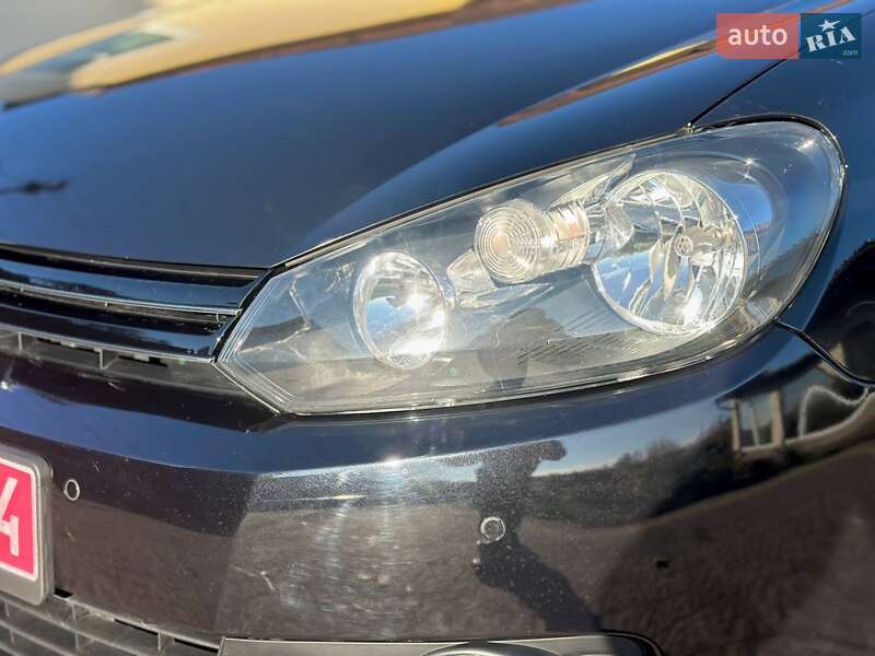 Хэтчбек Volkswagen Golf 2010 в Луцке