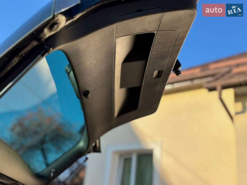 Хэтчбек Volkswagen Golf 2010 в Луцке