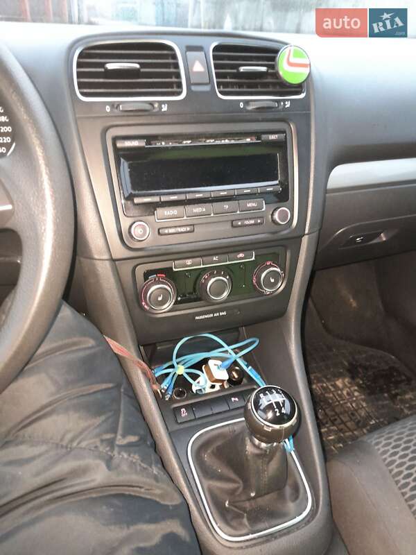 Універсал Volkswagen Golf 2011 в Києві