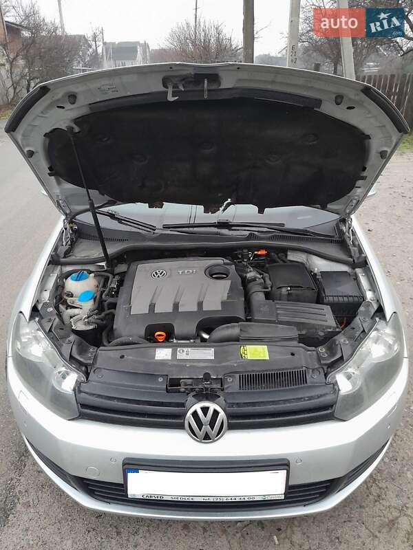 Універсал Volkswagen Golf 2011 в Києві