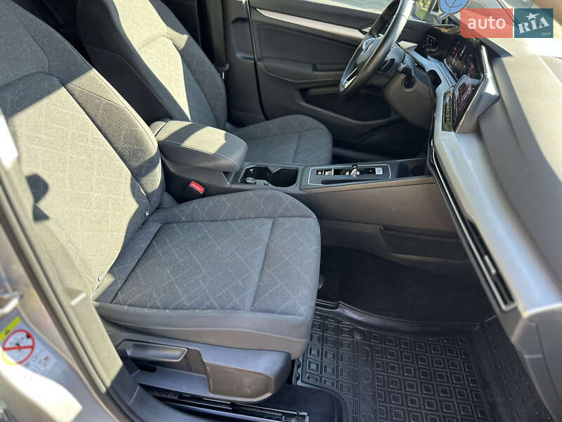 Универсал Volkswagen Golf 2021 в Калуше