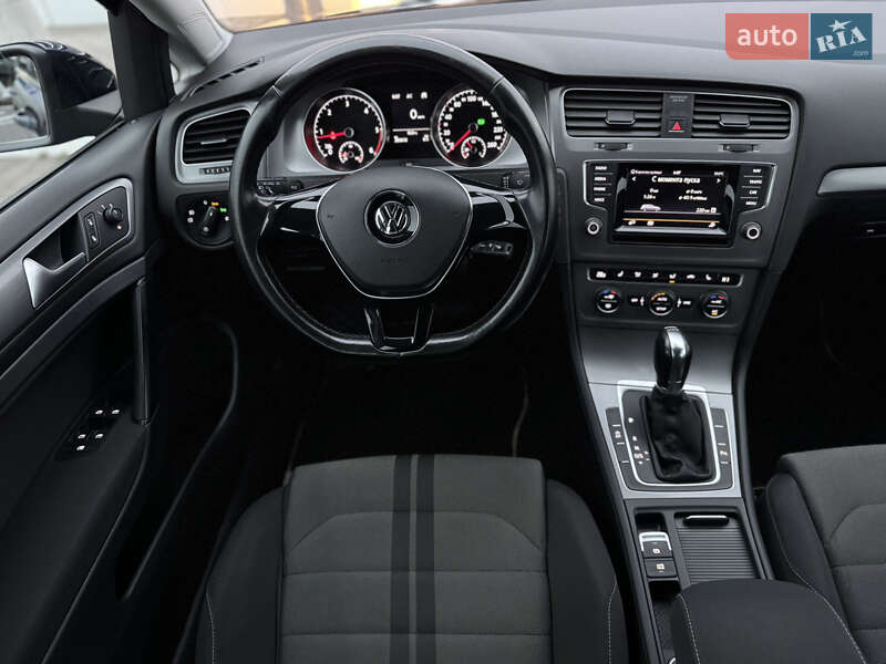 Универсал Volkswagen Golf 2013 в Киеве