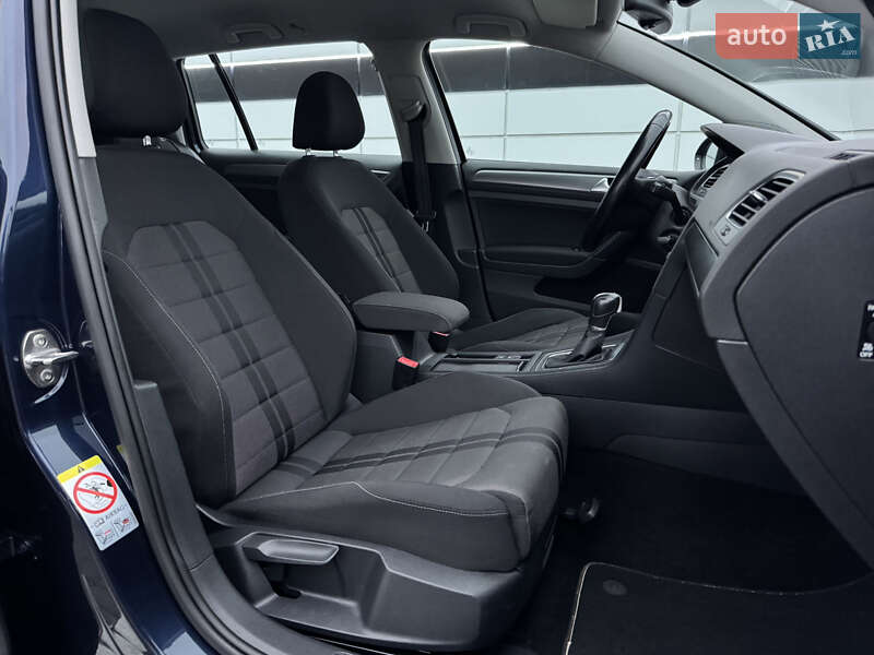 Универсал Volkswagen Golf 2013 в Киеве