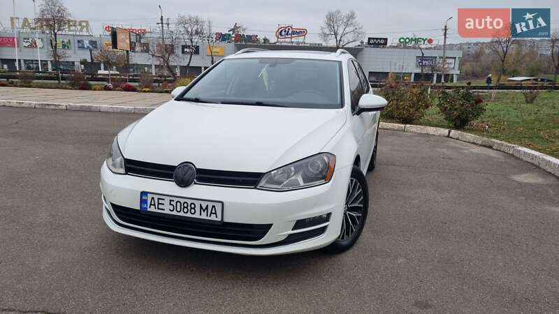 Универсал Volkswagen Golf 2015 в Кривом Роге