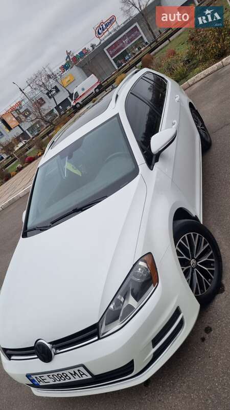 Универсал Volkswagen Golf 2015 в Кривом Роге