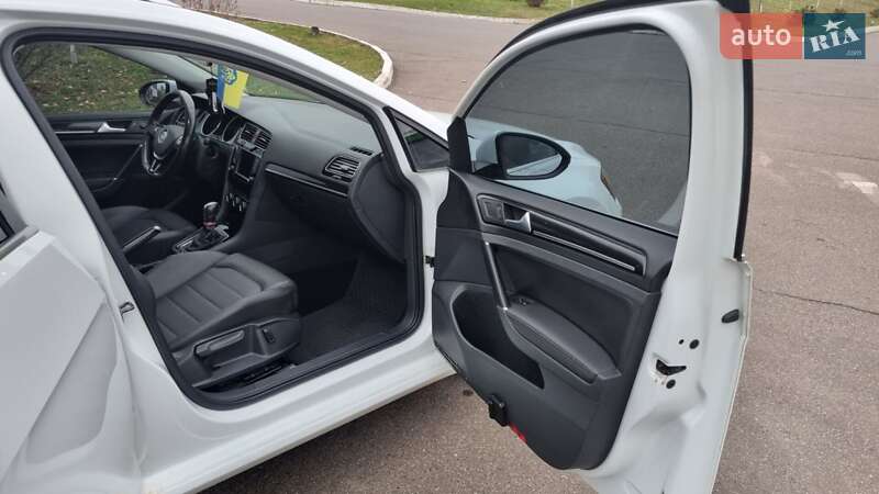 Универсал Volkswagen Golf 2015 в Кривом Роге