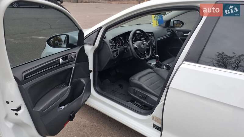 Универсал Volkswagen Golf 2015 в Кривом Роге