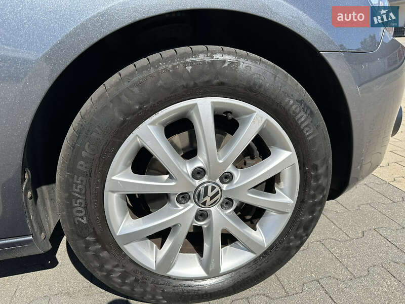 Универсал Volkswagen Golf 2012 в Киеве