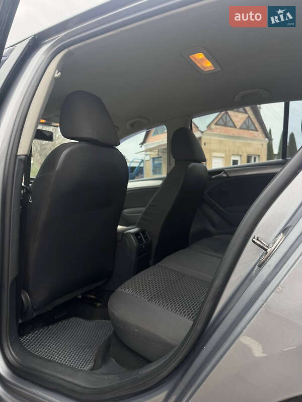 Хэтчбек Volkswagen Golf 2008 в Лубнах