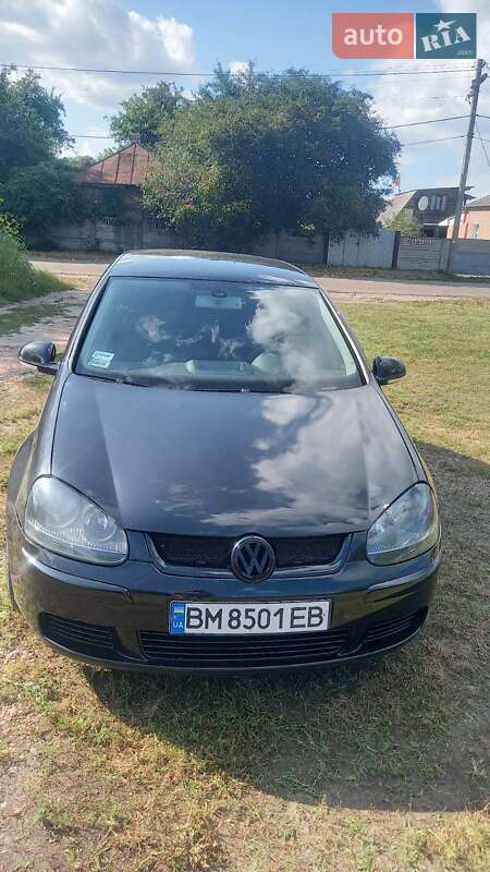 Хэтчбек Volkswagen Golf 2004 в Конотопе