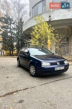 Хетчбек Volkswagen Golf 2001 в Харкові