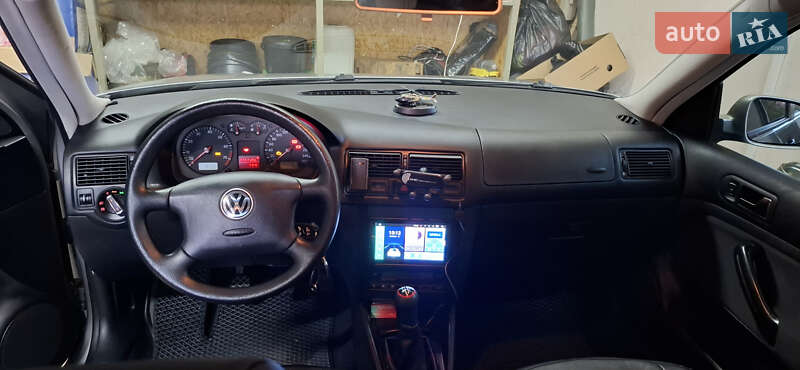 Volkswagen Golf 2002