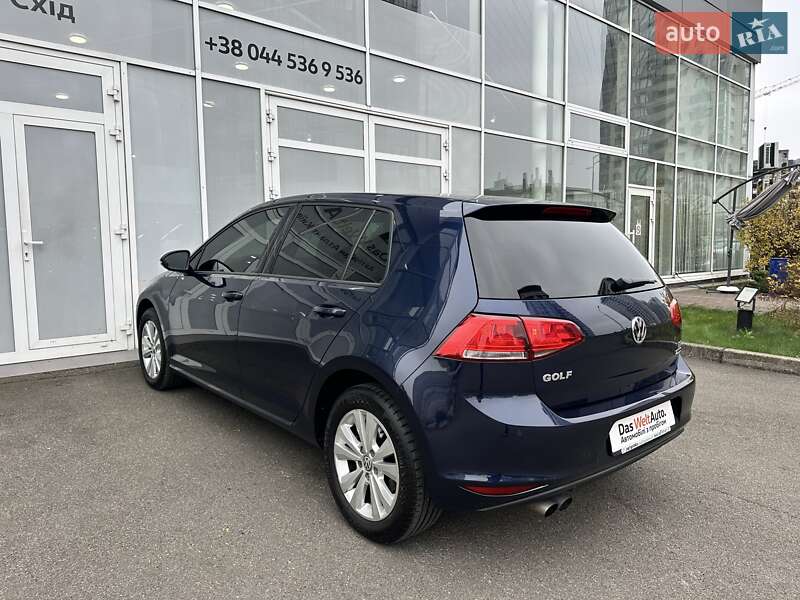 Хетчбек Volkswagen Golf 2015 в Києві