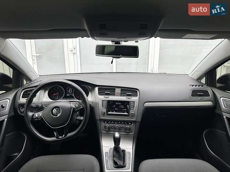 Хетчбек Volkswagen Golf 2015 в Києві