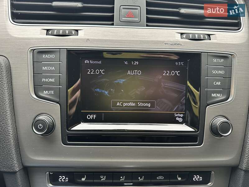 Хетчбек Volkswagen Golf 2015 в Києві